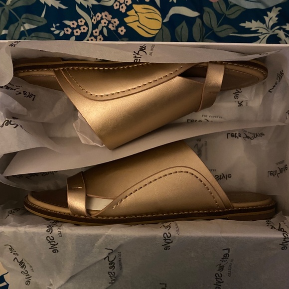 Stylish Shoes - Picture 7 of 8